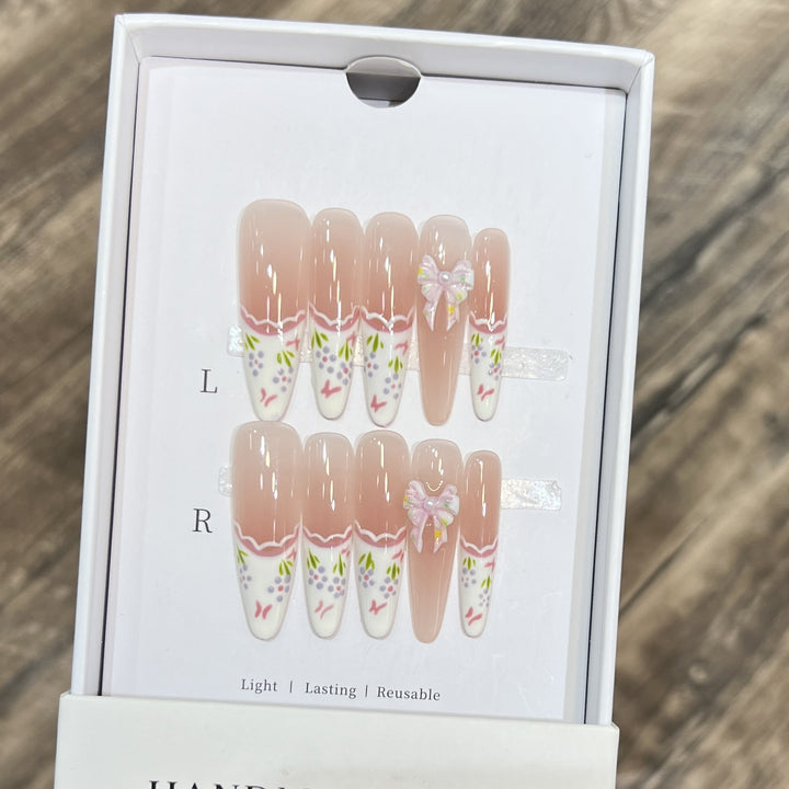 Elegant Floral Stiletto Press-On Nail Art Set Bowlift