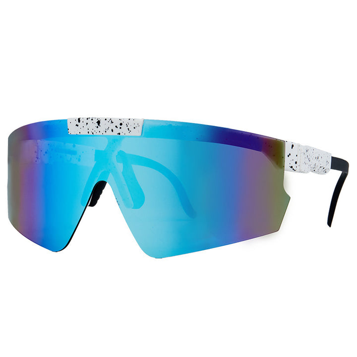 Women's sport sunglasses in modern design with large lenses Bowlift