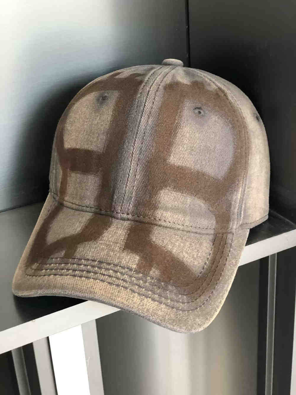 Unisex Distressed Vintage-Inspired Baseball Cap Bowlift