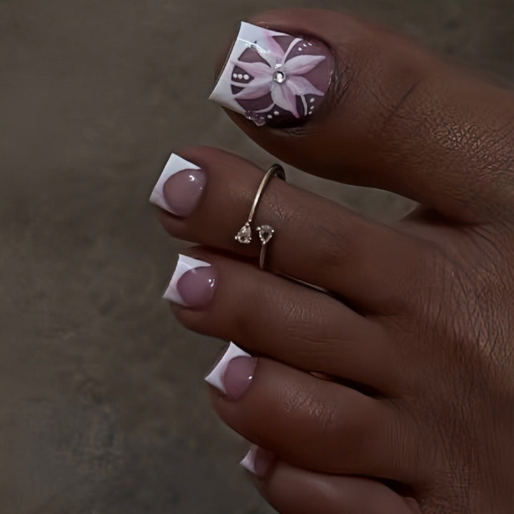 Artificial toenails with floral designs Bowlift