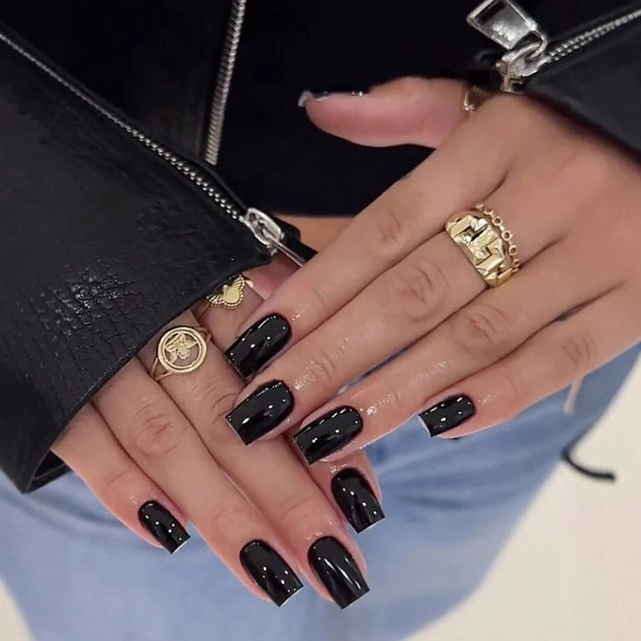 Shiny artificial nail set Bowlift