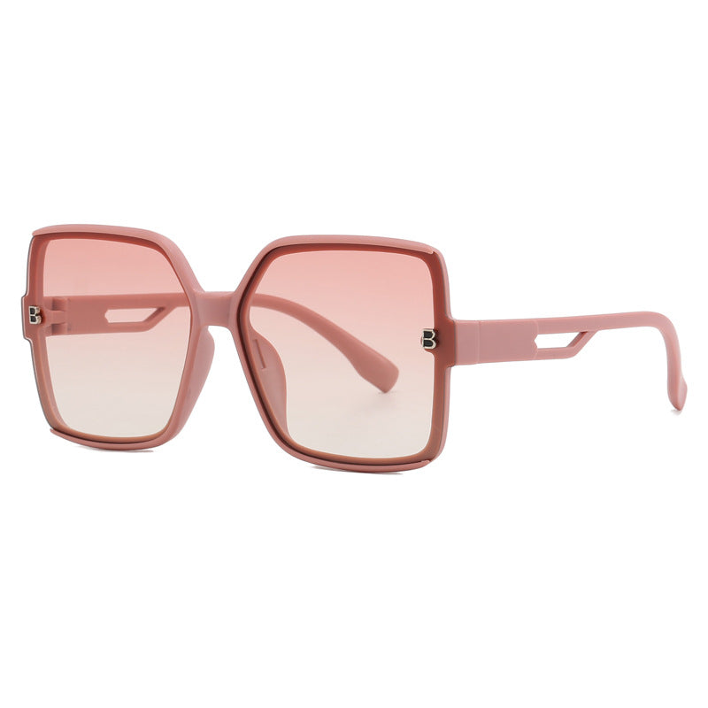 Women's fashionable oversized sunglasses with extravagant accents Bowlift