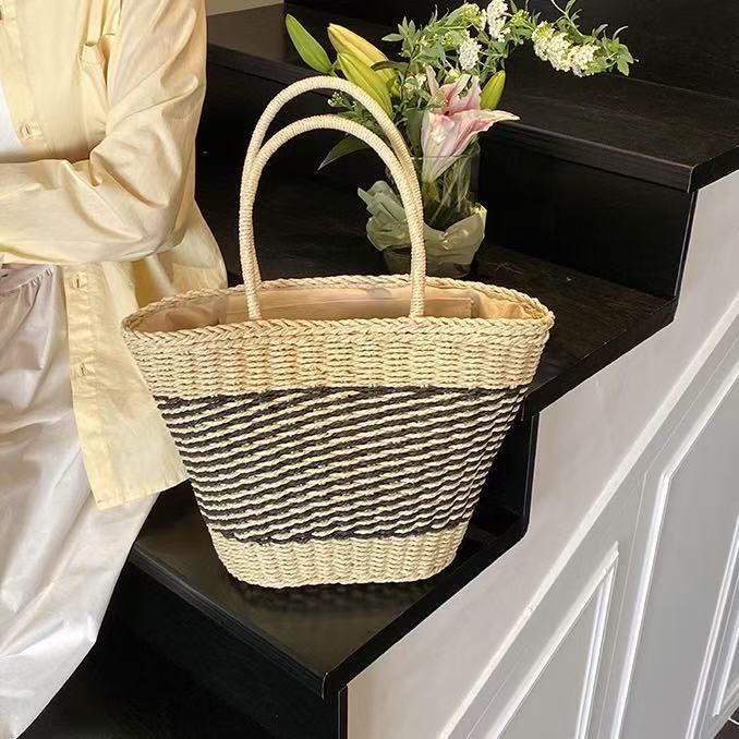 Handbag in the Elegant Wave Pattern Bowlift
