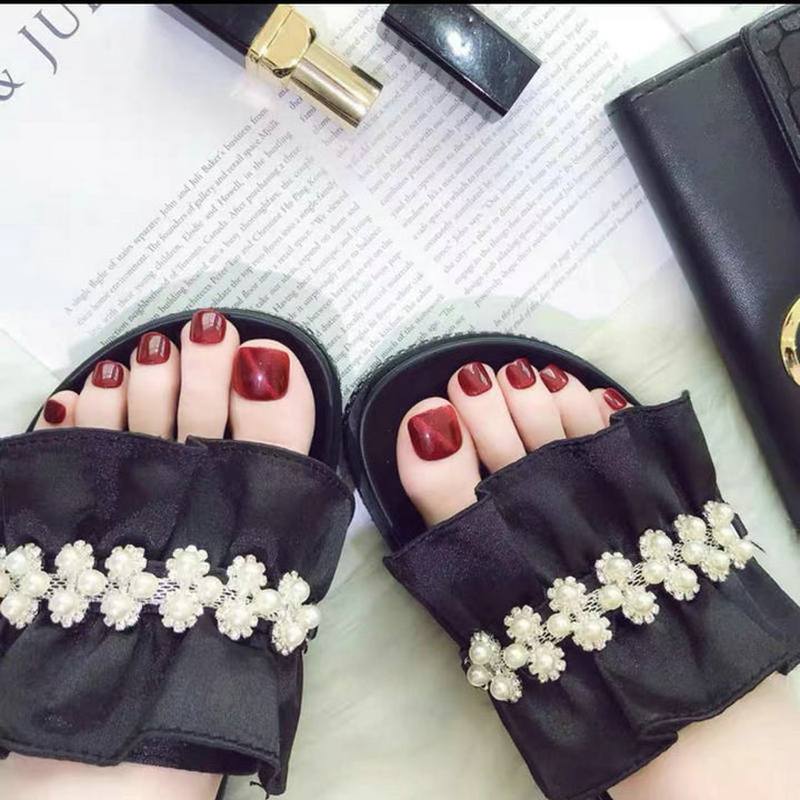 Artificial nails with elegant shine Bowlift