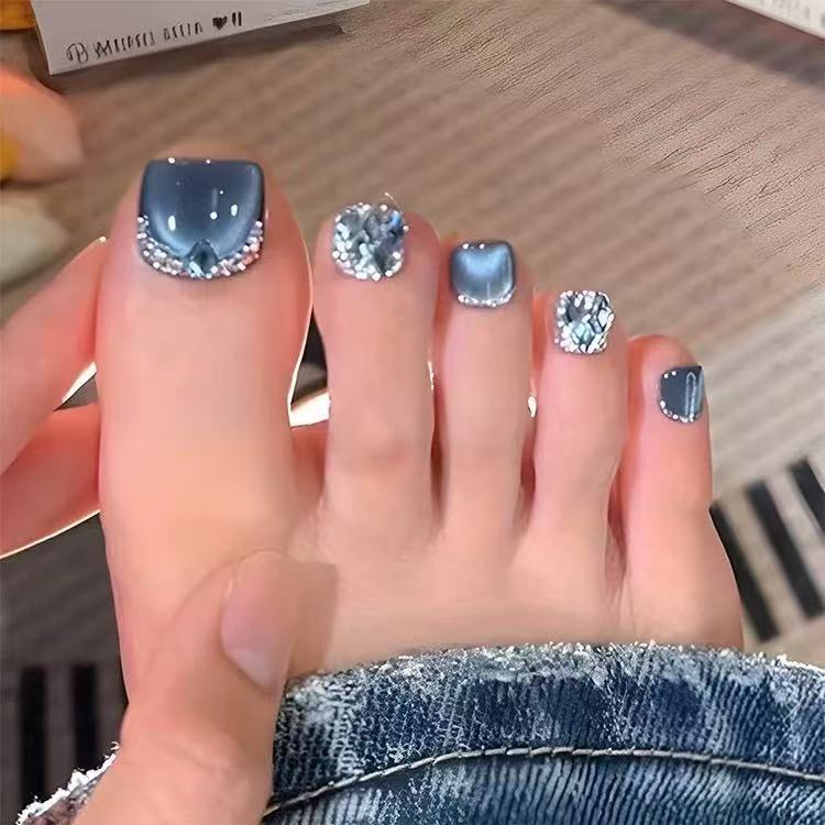 Acrylic Nail Set with Stylish 3D Accents Bowlift