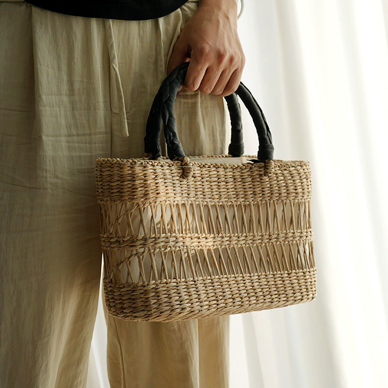 Women's handcrafted tote bag made from sustainable seagrass with stylish handles Bowlift