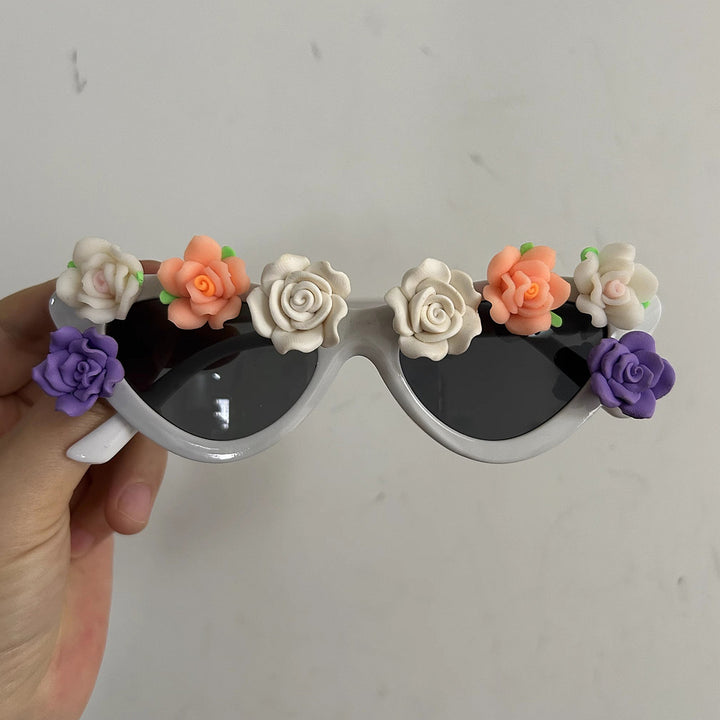 Women Cat-Eye Sunglasses with Floral Decor Bowlift