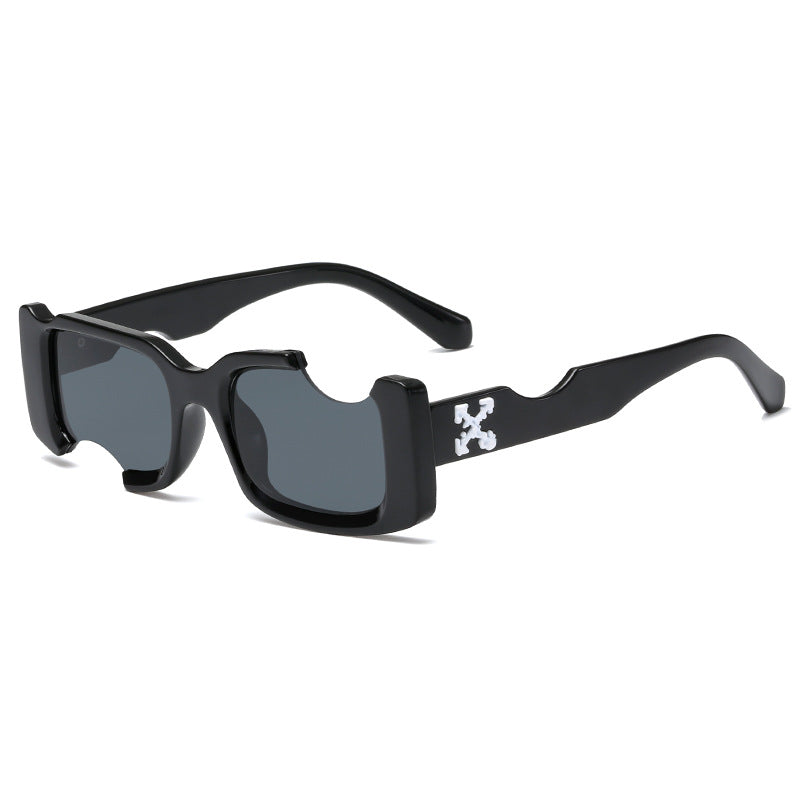 Ladies fashionable goggles in unique futuristic design Bowlift