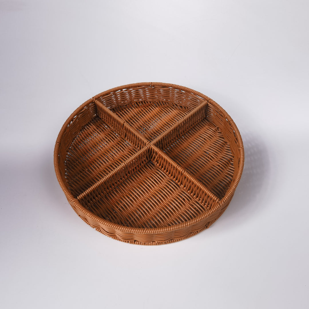 Ladies round basket plate with compartments Bowlift