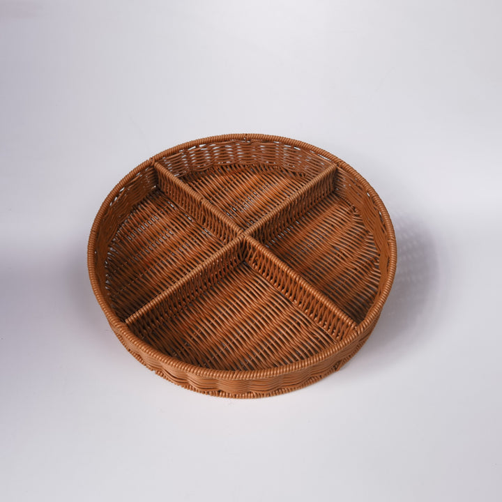 Ladies round basket plate with compartments Bowlift