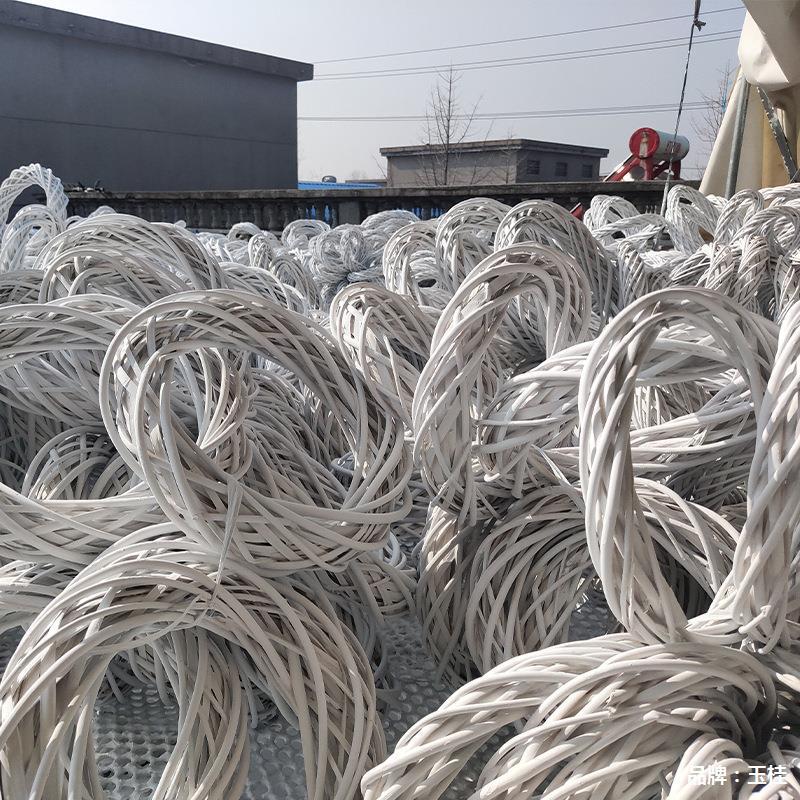 Decorative braided wreath Bowlift