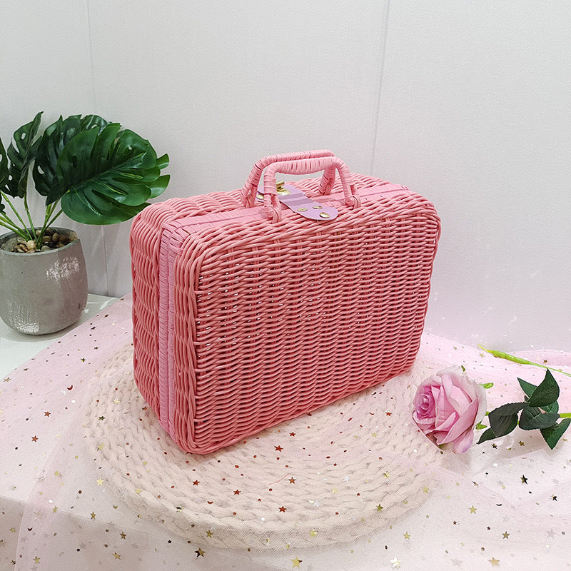 Ladies Stylish Rat Box with Practical Handles Bowlift