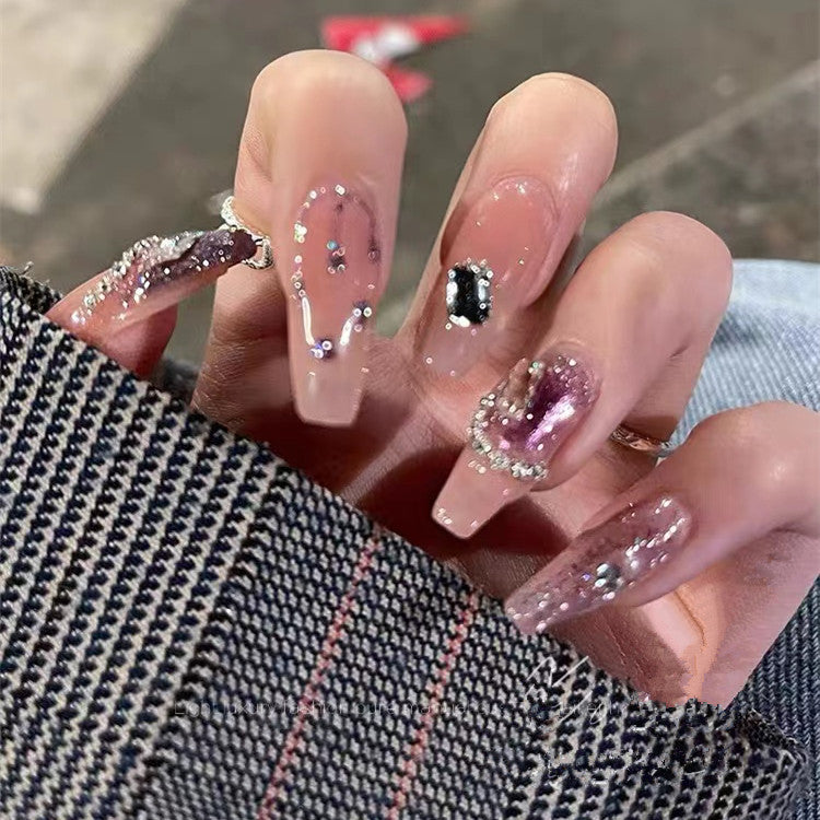 Glamorous artificial nails with sparkling accents Bowlift