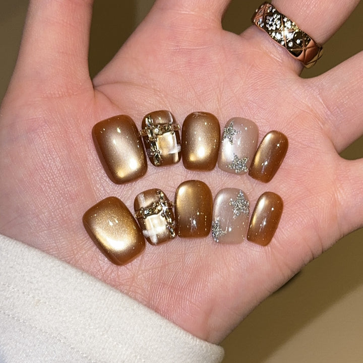 Artificial Nail Set with Glitter and Jewelry Accents Bowlift
