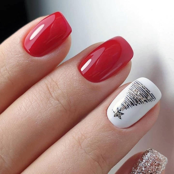 Artistic Winter-Themed Nail Art Bowlift