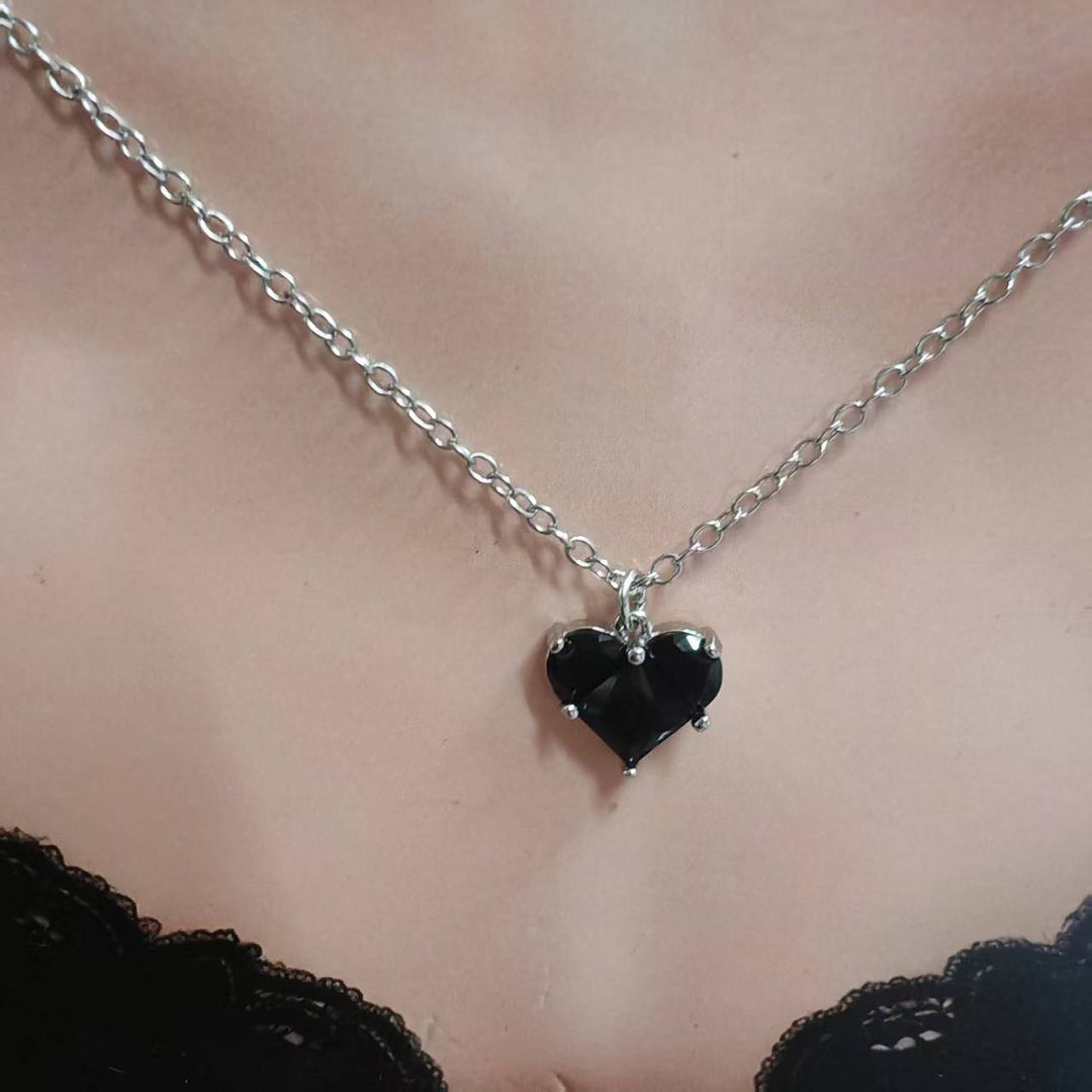 Heart-Shaped Crystal Pendant Necklace Bowlift