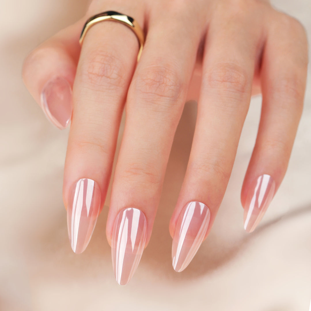 Elegant Stiletto Nails with Glossy Finish Bowlift