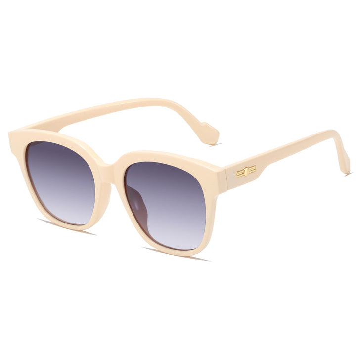 Women’s classic sunglasses with modern oversized frame Bowlift