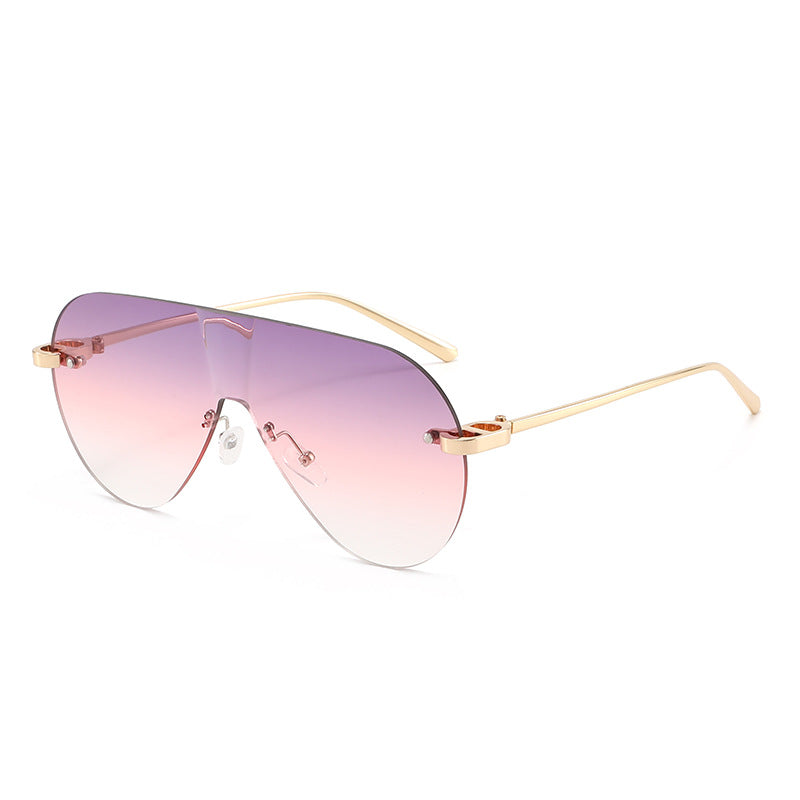 Ladies Oversized Sunglasses in Modern Aviator Style Bowlift