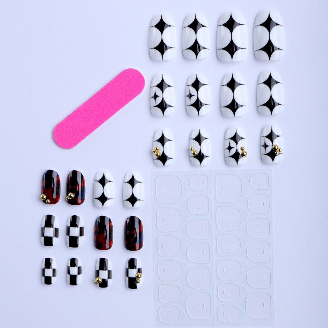 Artificial nails with modern geometric pattern and golden accents Bowlift