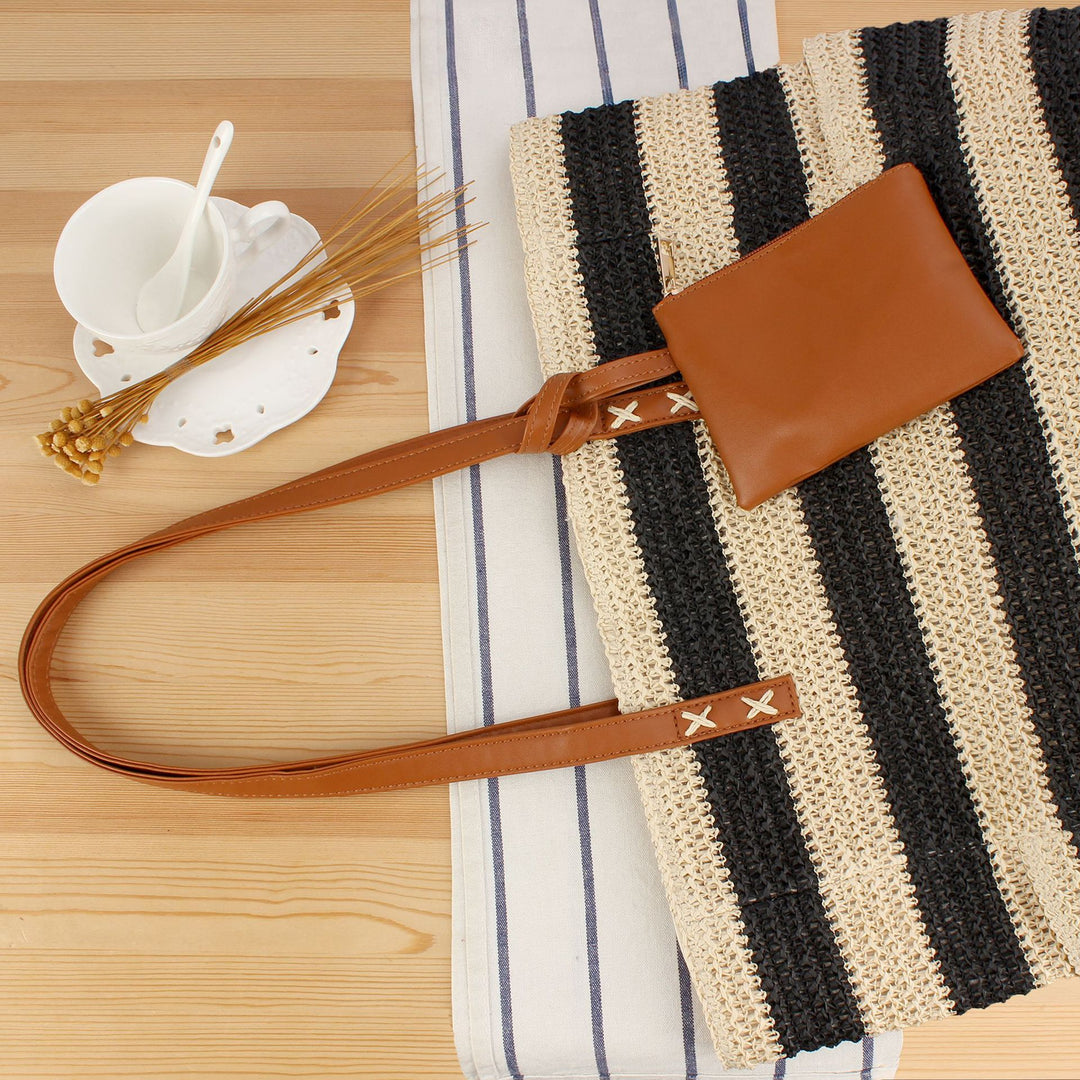 Beach bag with elegant leather handles and practical interior bag Bowlift