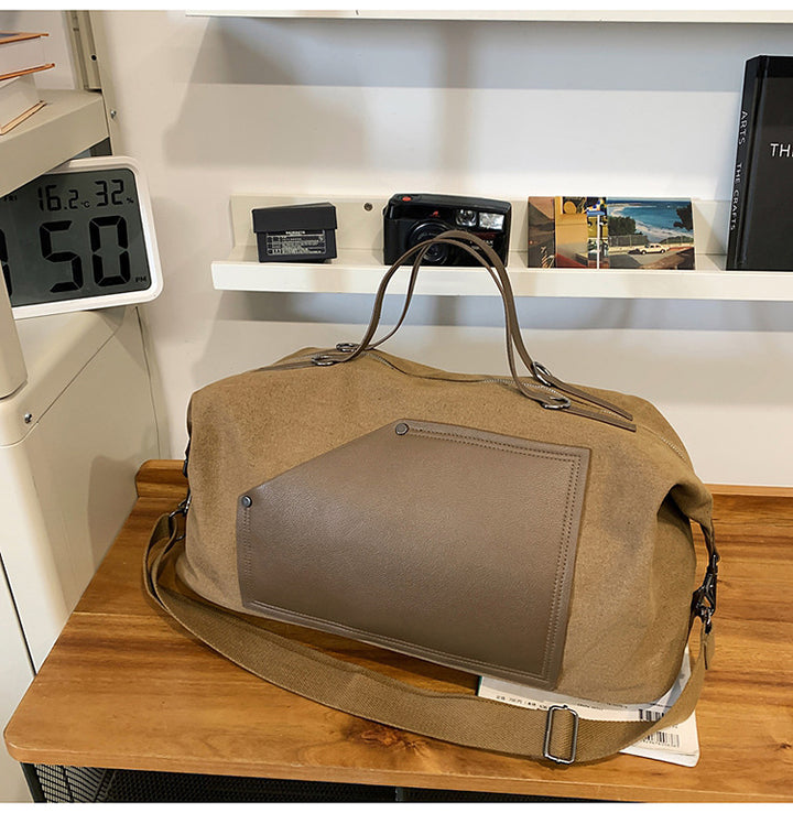 Sporty travel bag made of durable material with practical compartments Bowlift