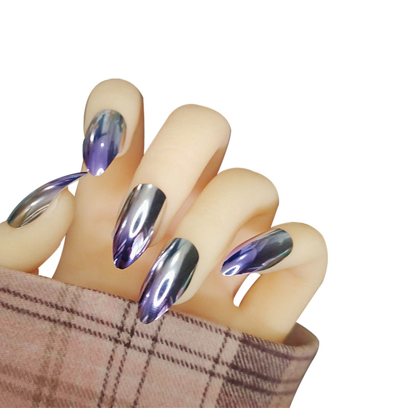 Creative artificial nails in modern gradient design Bowlift