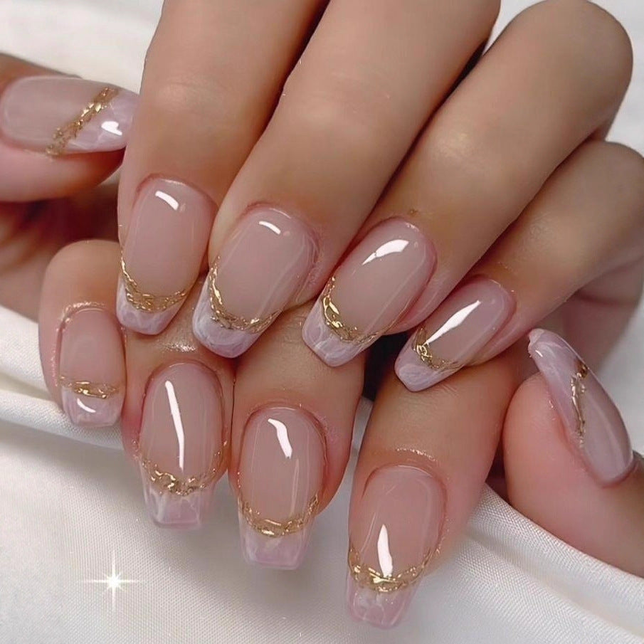 Creative Nail Art with Exotic Leaf Design Bowlift