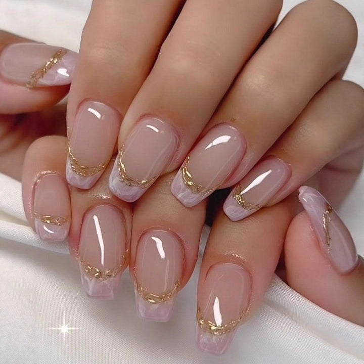 Creative Nail Art with Exotic Leaf Design Bowlift