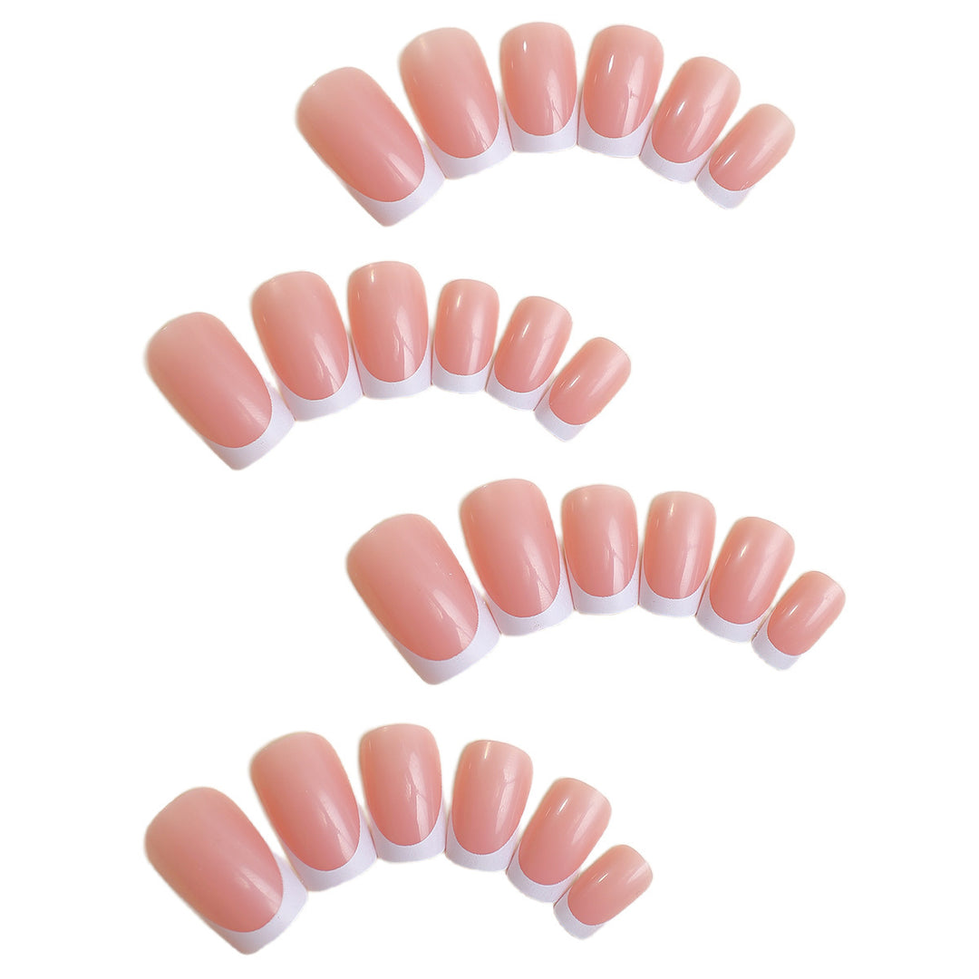 Artificial nail set with high-quality French tips Bowlift