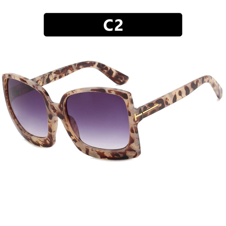 Ladies oversized sunglasses in trendy and elegant design Bowlift