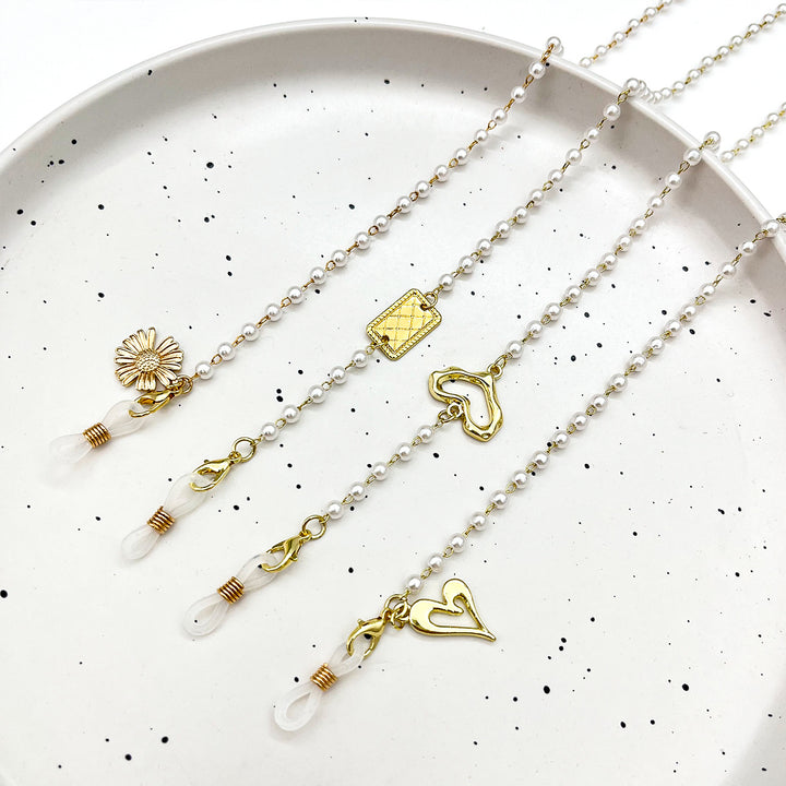 Heart-Shaped Beaded Eyewear Chain Bowlift