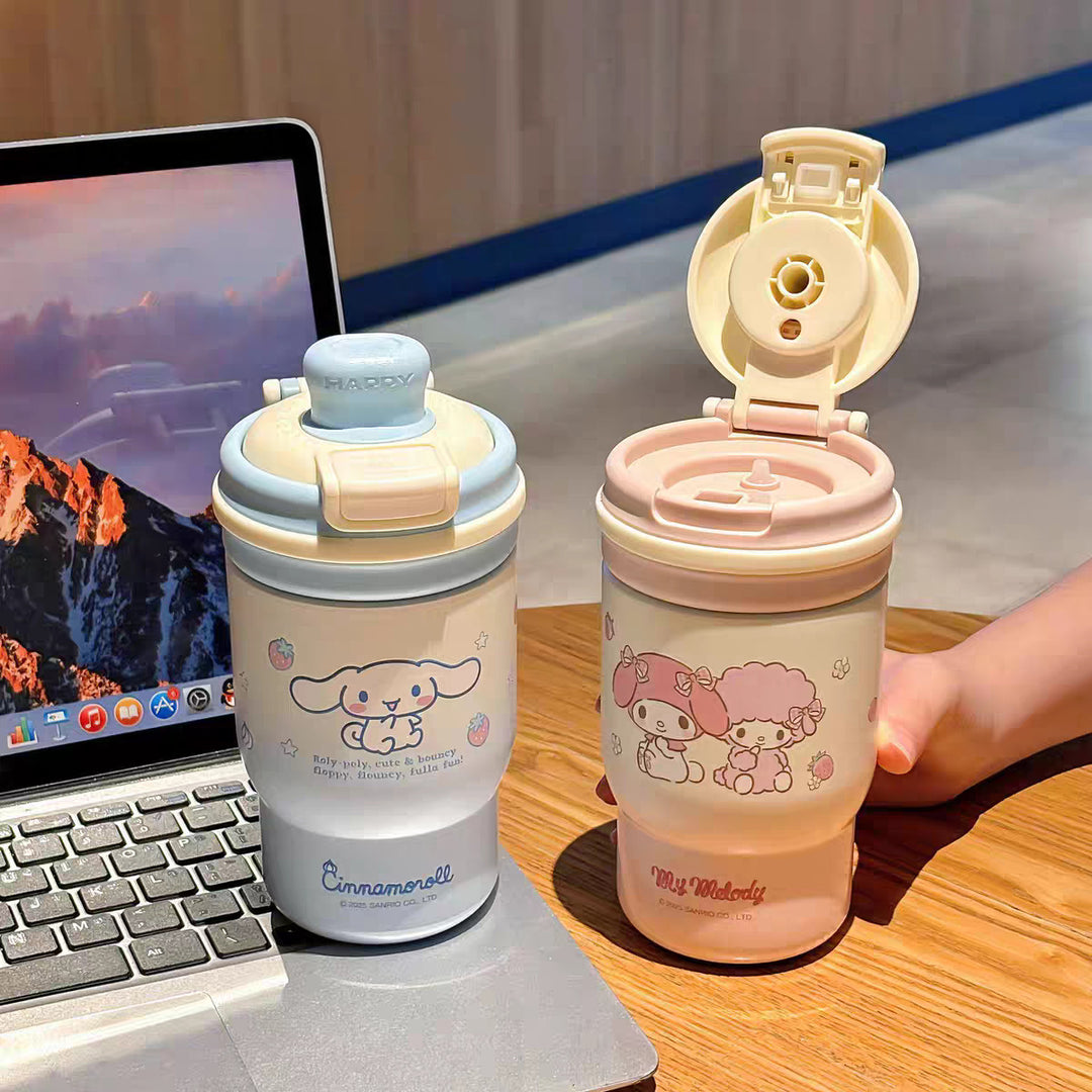 Unisex cup with interchangeable lid Bowlift