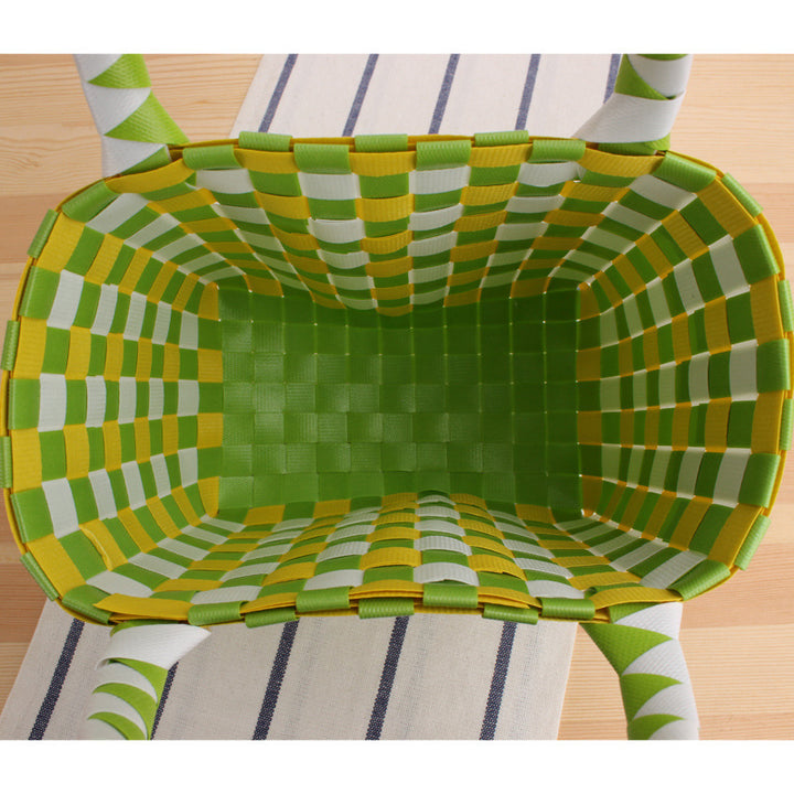 Handbag made of woven material with a stylish check pattern Bowlift