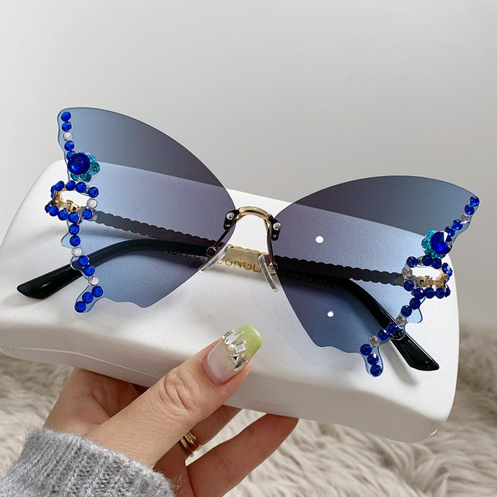 Ladies extravagantly designed sunglasses Bowlift