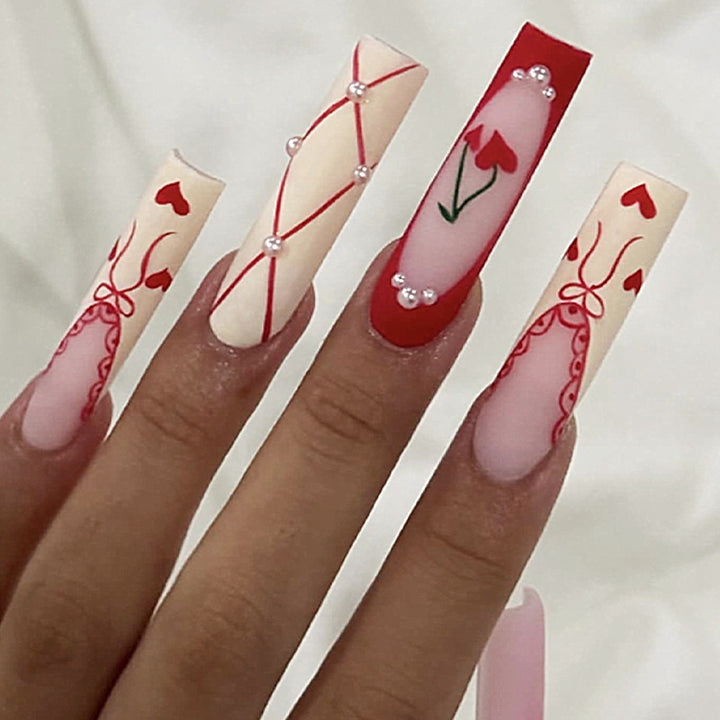 Art nail set with romantic heart and cherry motifs Bowlift