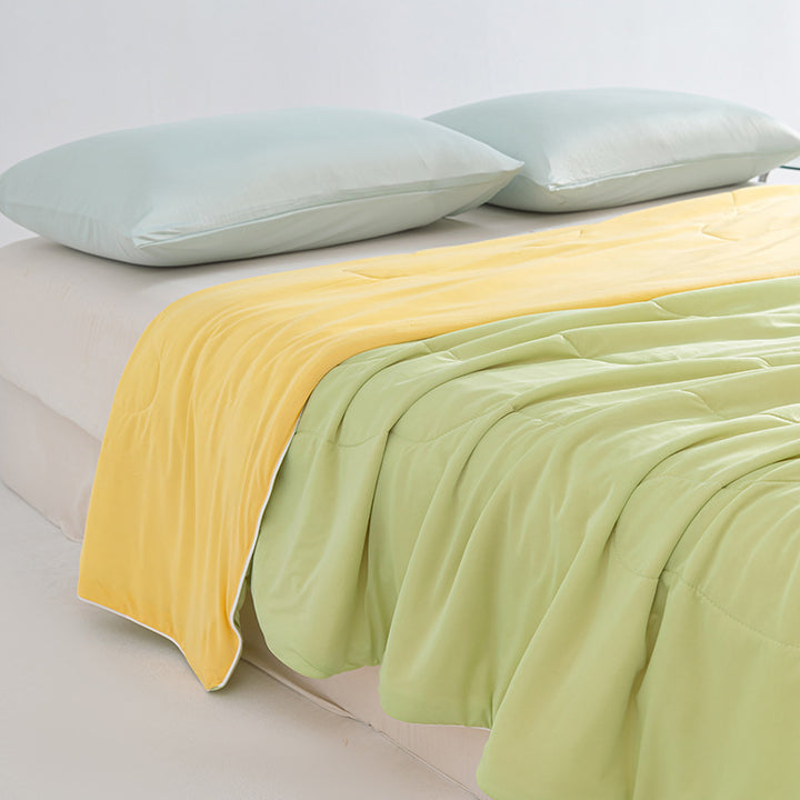 Unisex nan breathable summer blanket with cooling microfiber filling and light quilting Bowlift