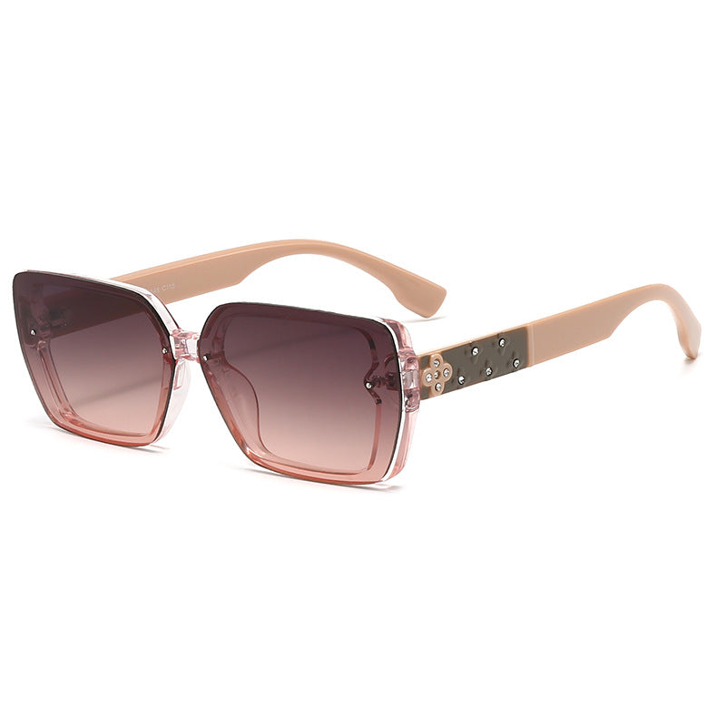 Ladies sunglasses with extravagant jewelry details Bowlift
