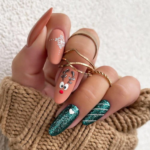 Creative Nail Art Set with Winter Design Bowlift