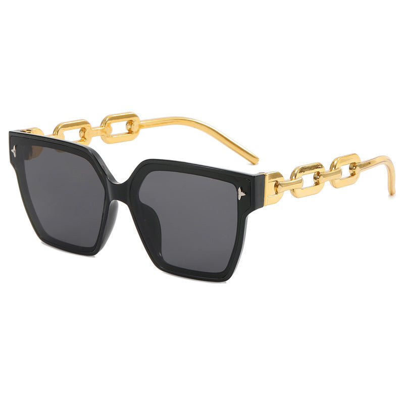 Ladies fashionable square sunglasses with luxurious accents Bowlift