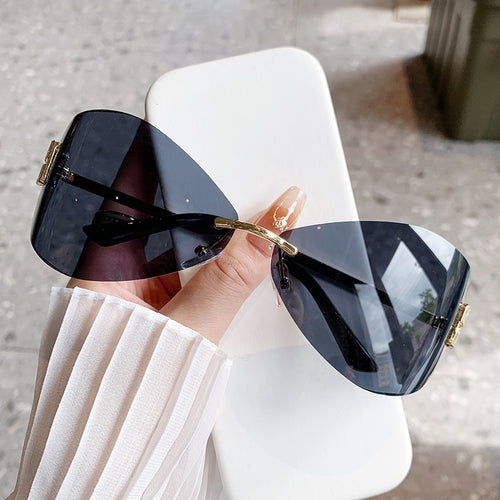 Women Cat-Eye Sunglasses with Elegant Decoration and High-Quality Frame Bowlift