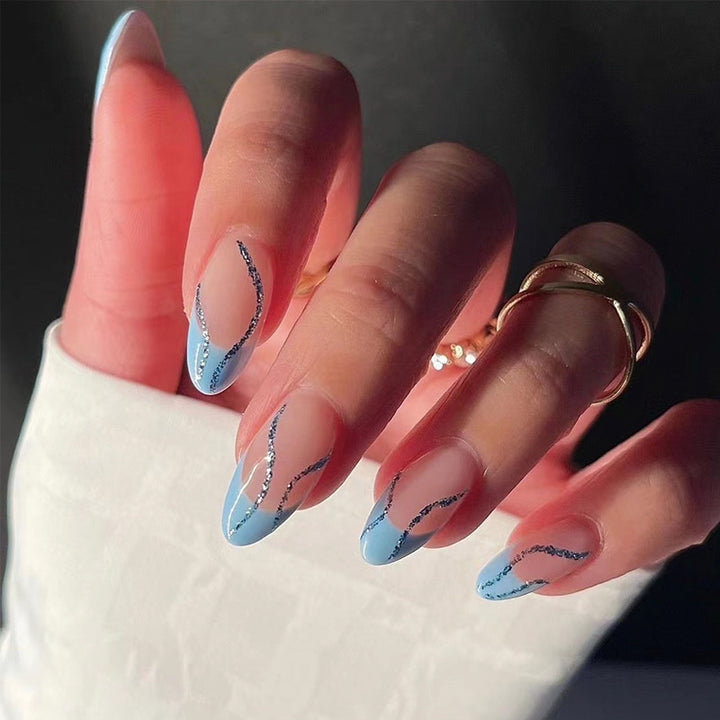 Artful nail art with glitter lines Bowlift