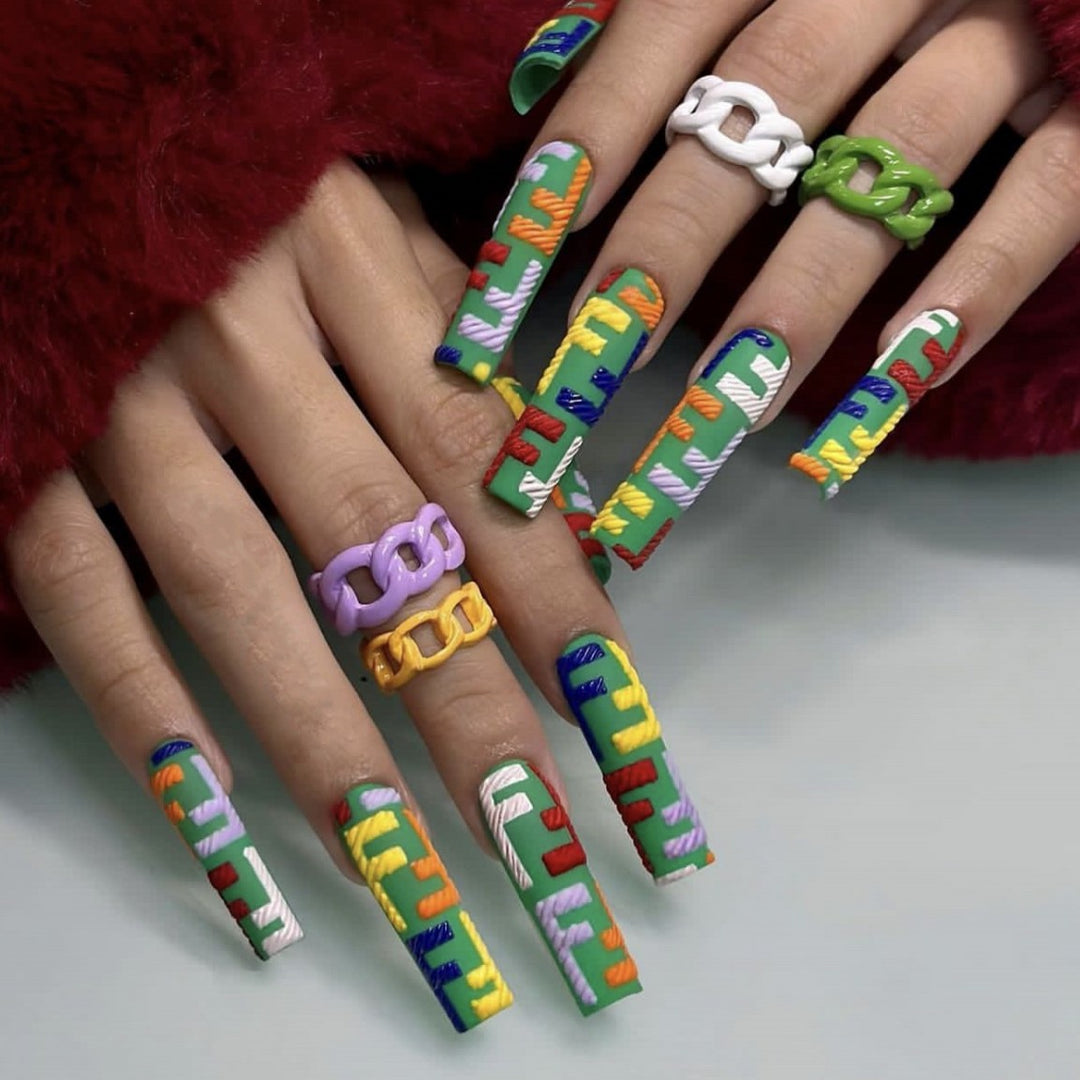 Creative and stylish art nails Bowlift