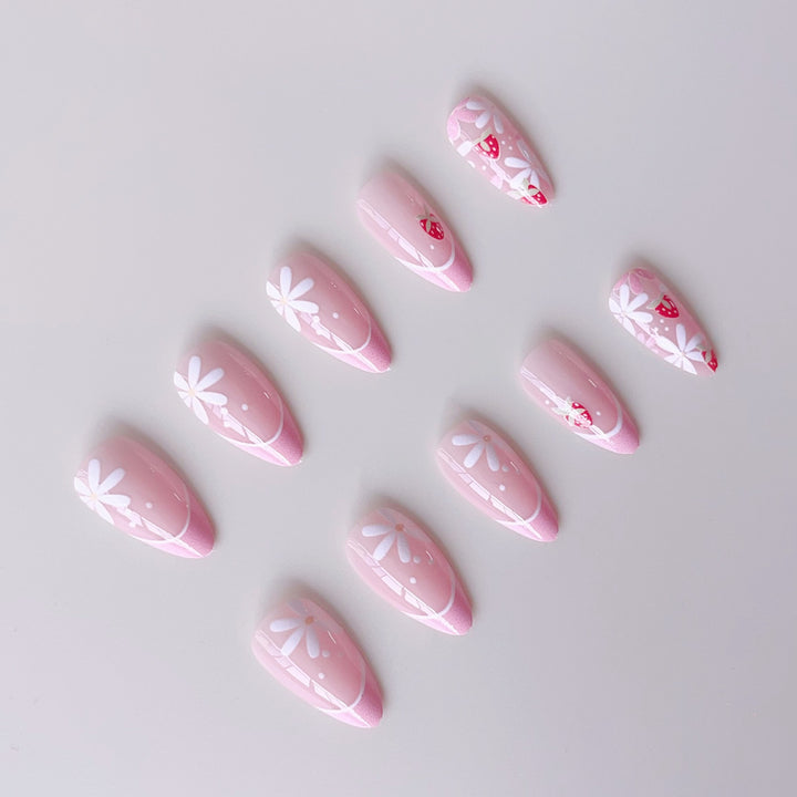 Artificial nail set with playful flower and strawberry motifs Bowlift