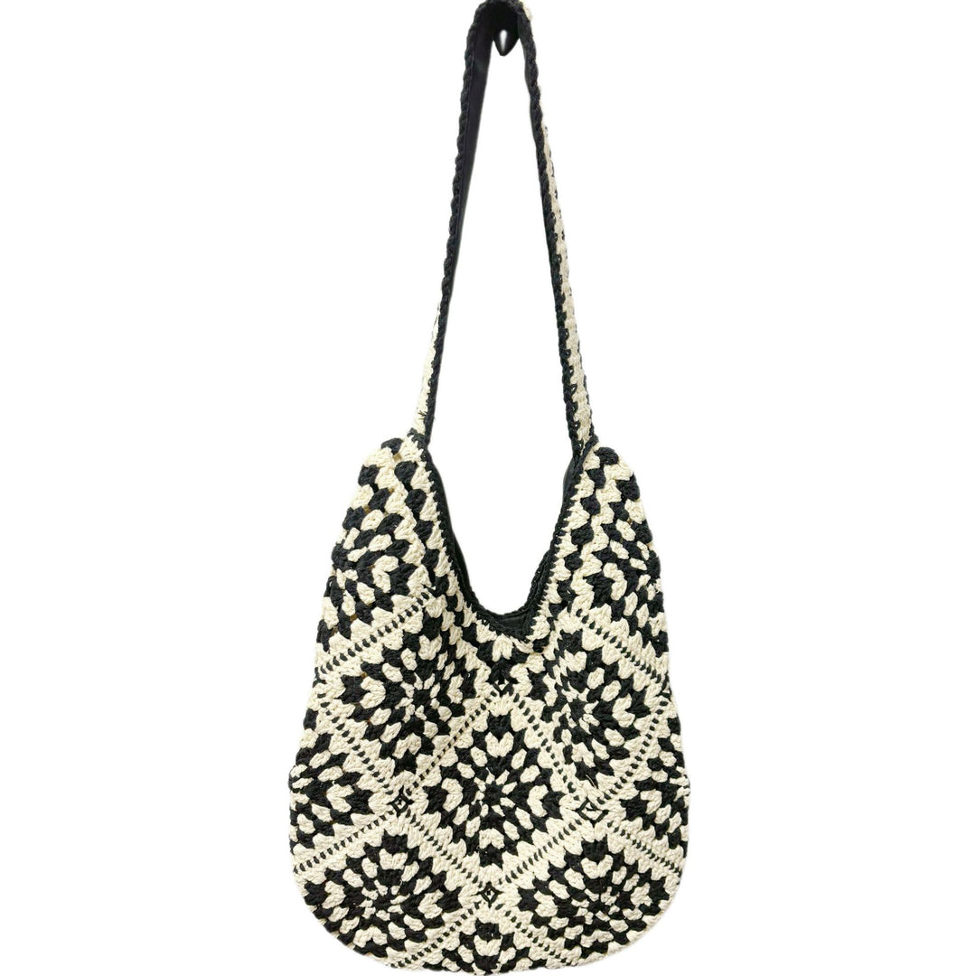 Hand-knotted shoulder bag with unique floral pattern Bowlift