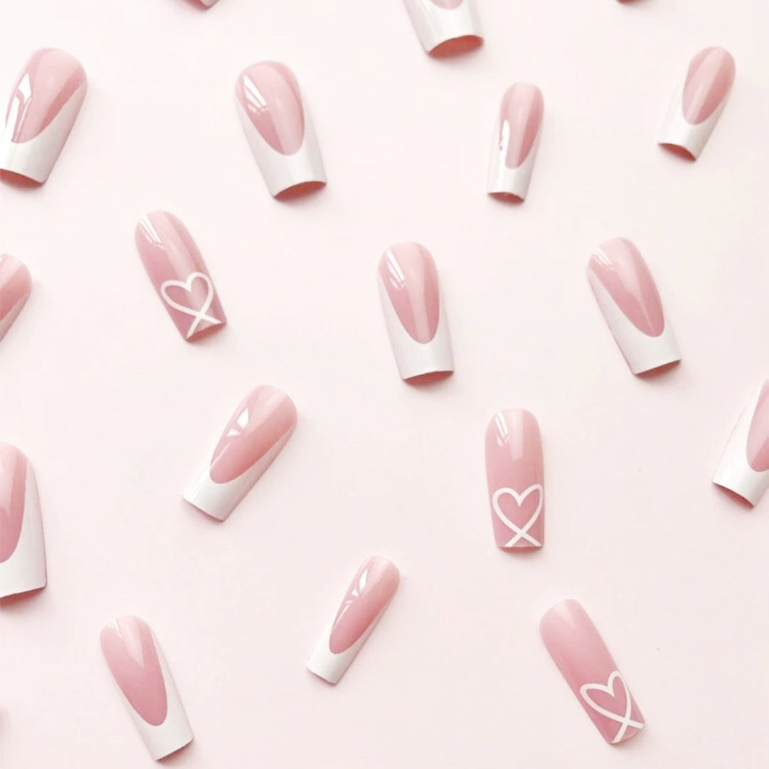 Artifical Nail Set with Elegant French Tips and Romantic Heart Decorations Bowlift