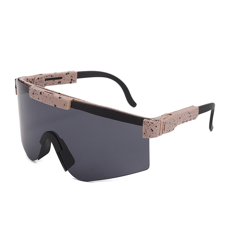 Women's Sporty Statement Sunglasses in Modern Design Bowlift