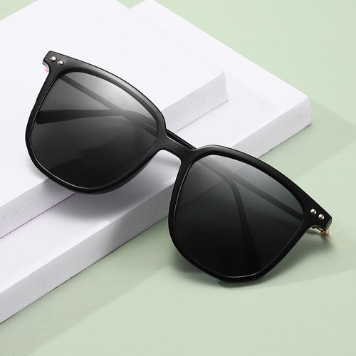 Women's fashionable oversized sunglasses with sturdy frame and UV protection Bowlift
