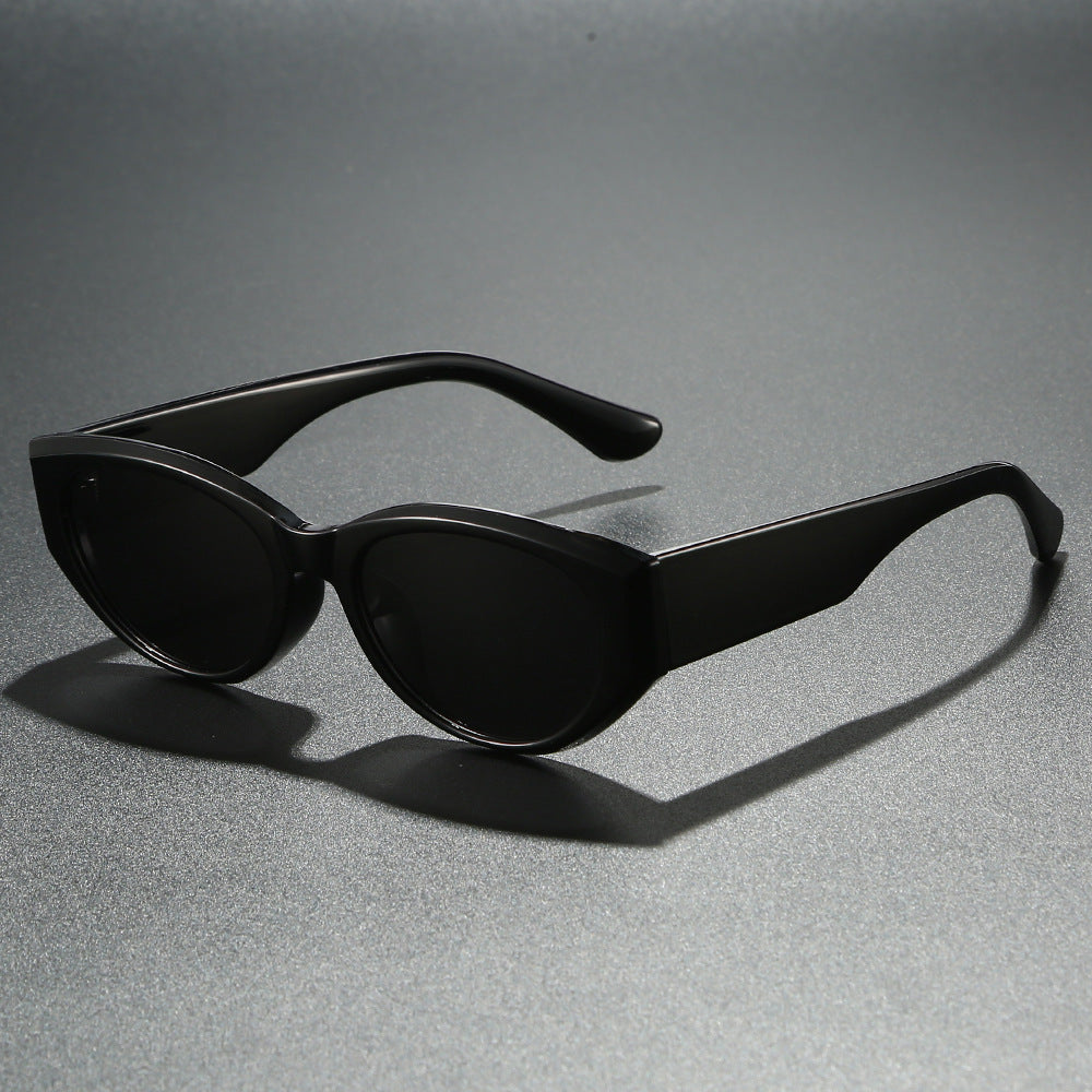 Women Cat-Eye Sunglasses in Fashion Style Bowlift
