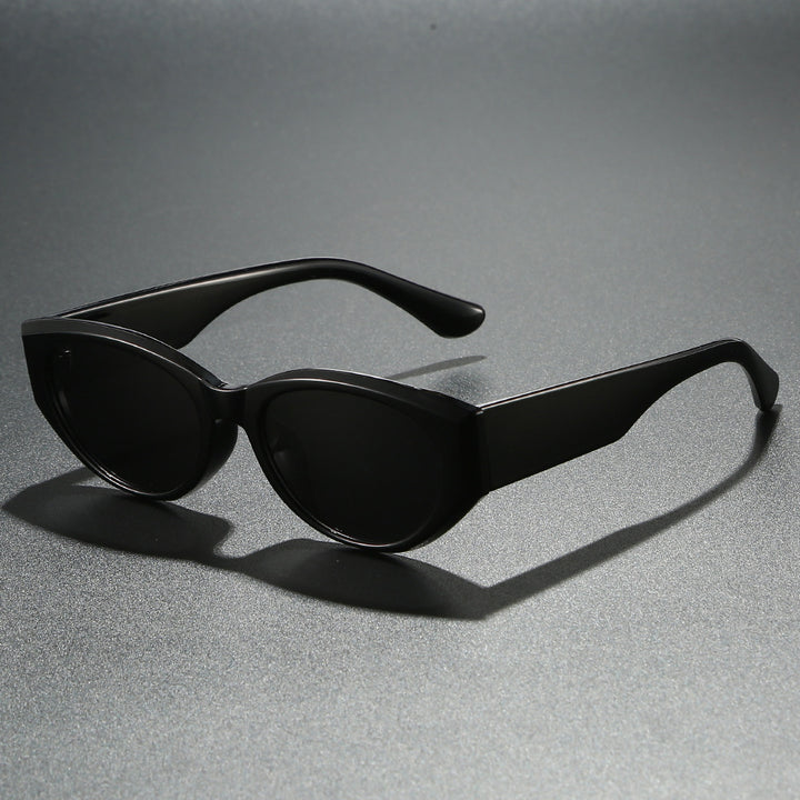 Women Cat-Eye Sunglasses in Fashion Style Bowlift